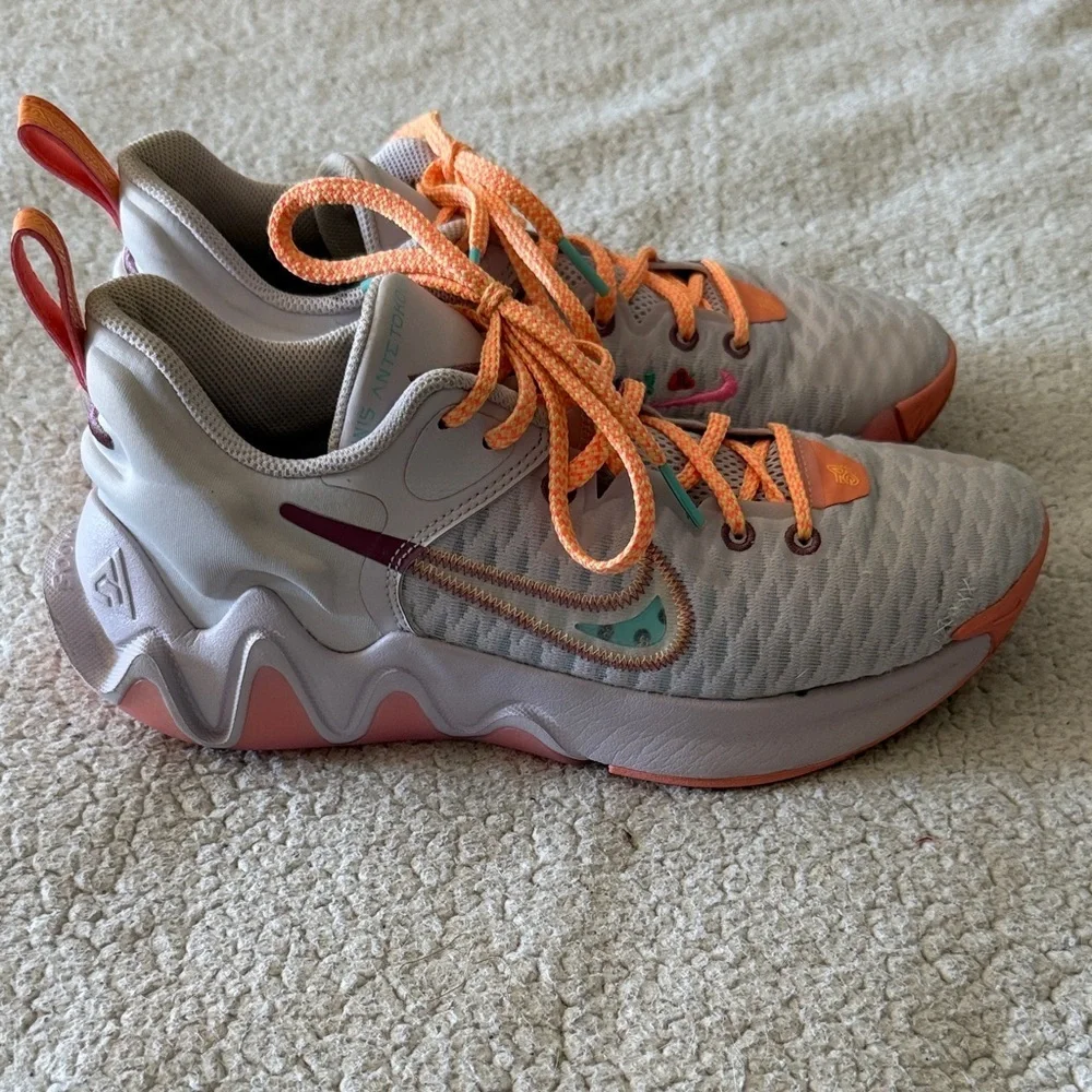 Nike Giannis Basketball Shoes with Orange and Gray 7.5